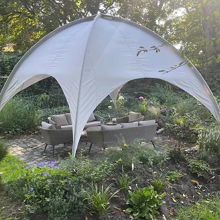 Baumhaus Solitaer Bed & Breakfast *